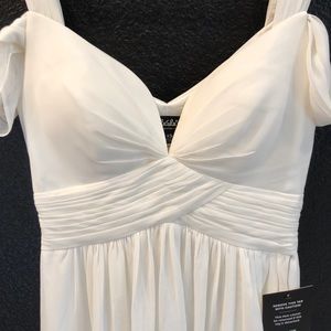 Gorgeous formal white dress !